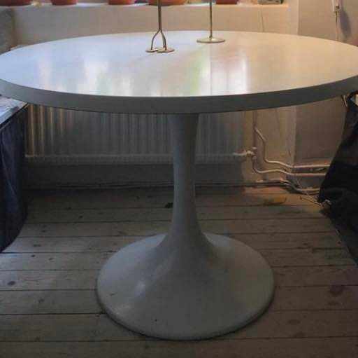 image of Ett runt bord - 