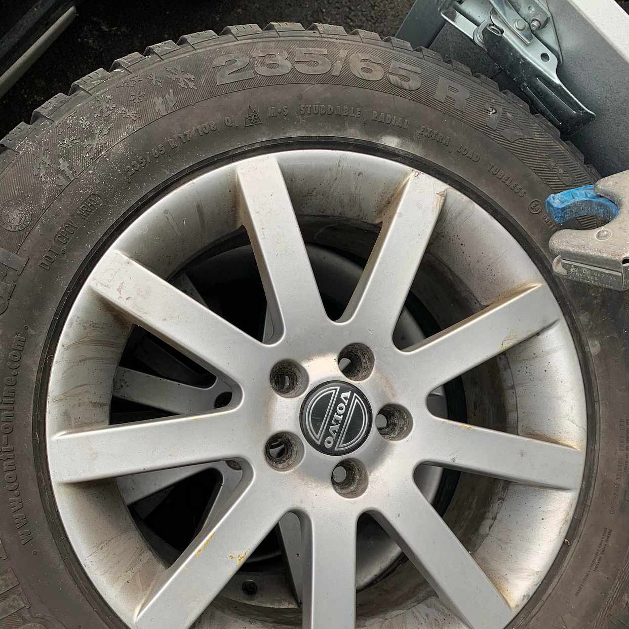 image of Däck med fälg xc90 - Lidingö