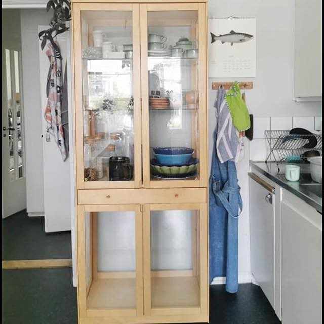 image of Hämta och lämna glasskåp - 