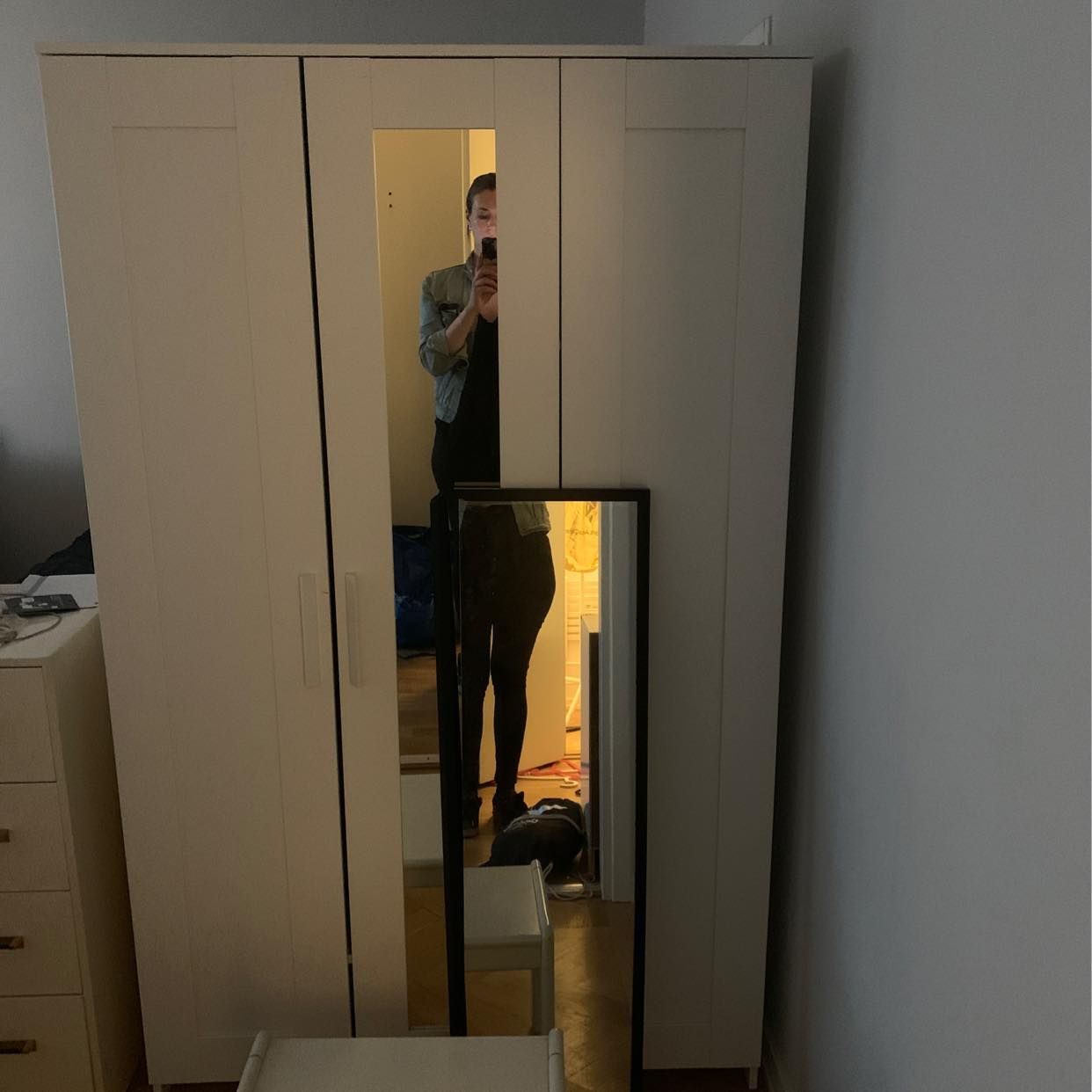 image of Bli av med gamla möbler - Hägersten