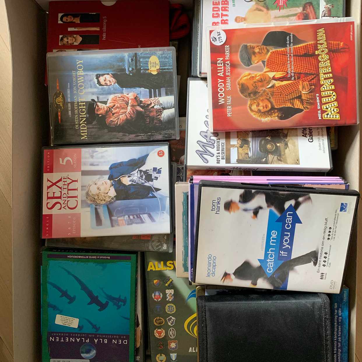 image of En låda med DVD:er - Stockholm
