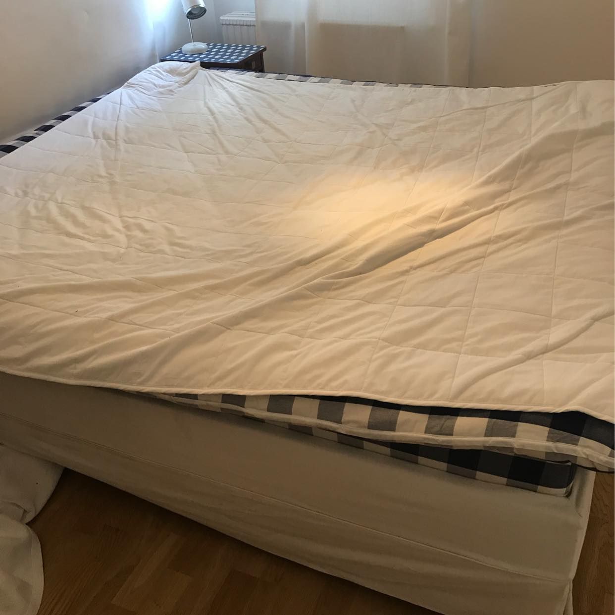 image of Flytt av matbord och säng - 