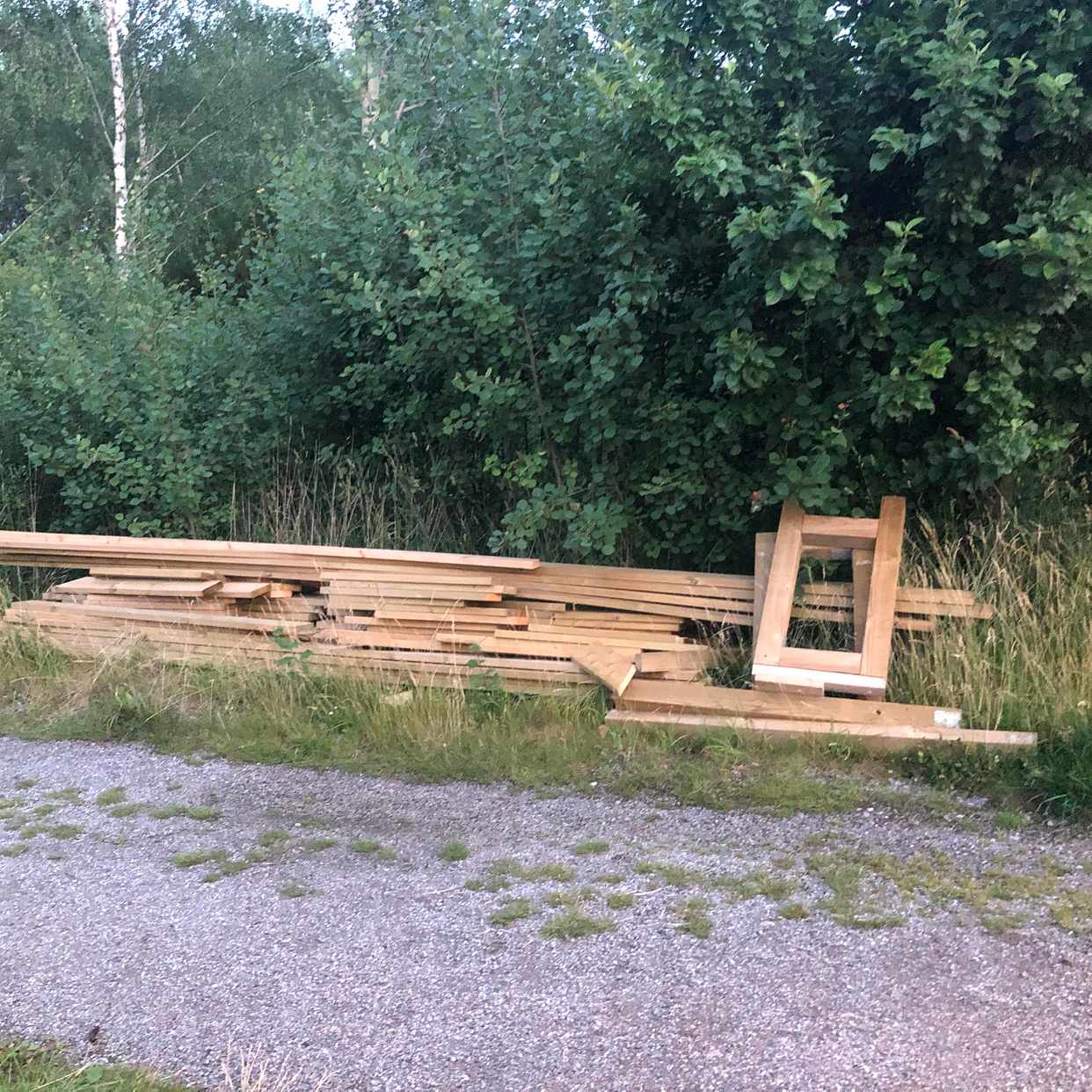 image of Plocka och Slänga virke - Järfälla