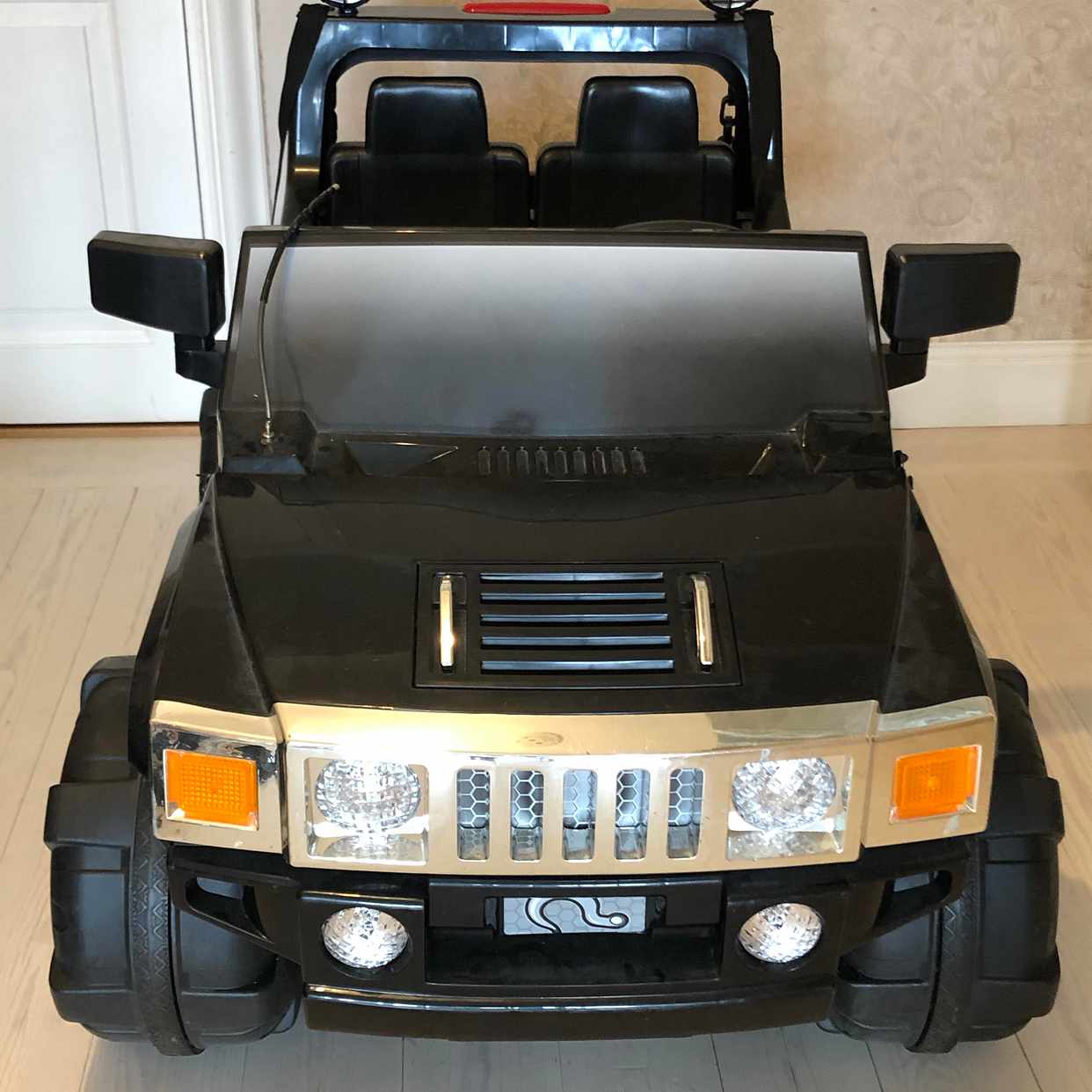 image of Hummer elbil för barn - Bromma