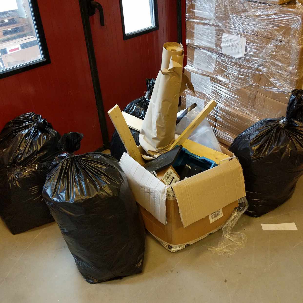 image of Cardboard, pallets - Hägersten