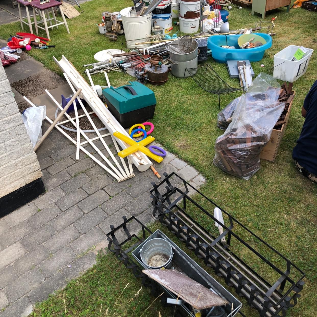 image of Hämtning av diverse skräp - Älvsjö