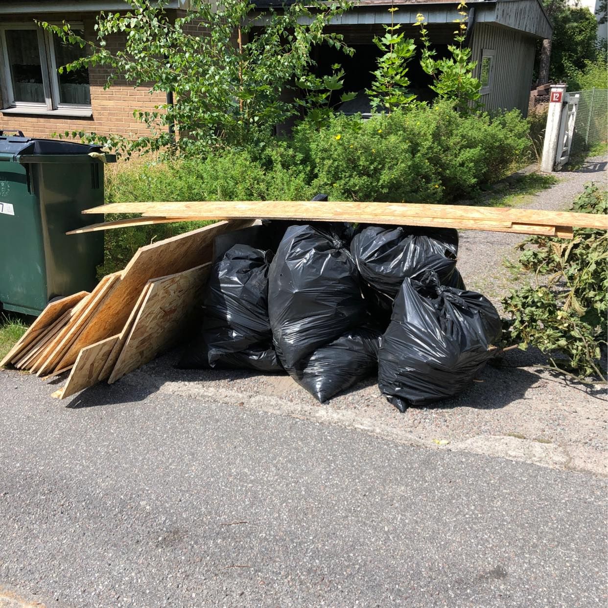 image of Trädgårdsavfall, OSB etc - Hägersten