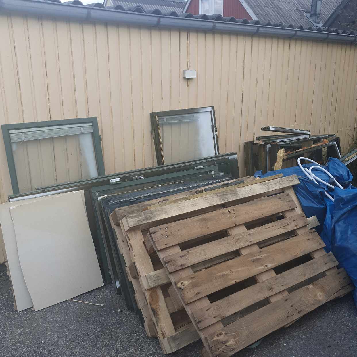 image of Gamla fönster - Upplands Väsby