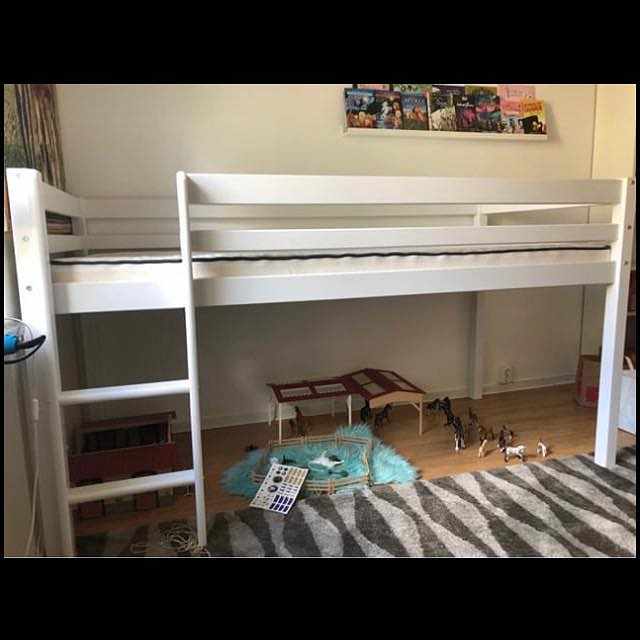image of Hämta loftsäng och madras - 
