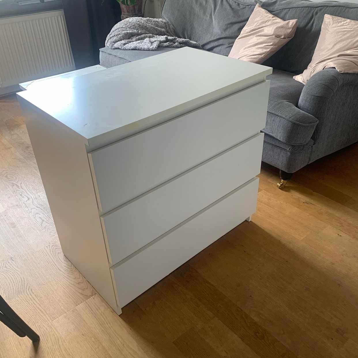image of Bortskänkes IKEA byrå - Stockholm