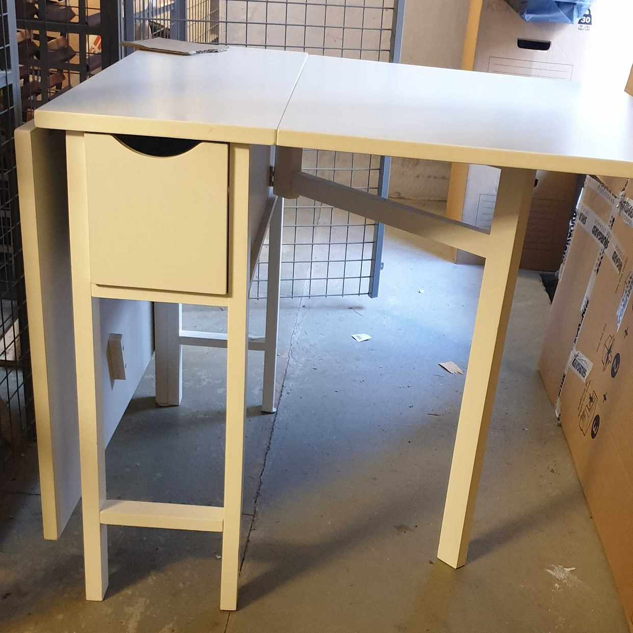 image of Vitt klaffbord från Mio - Stockholm
