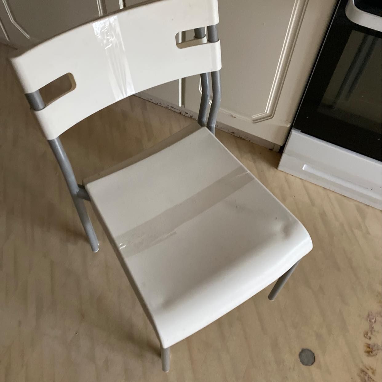 image of Matbord med fyra stolar - Kista