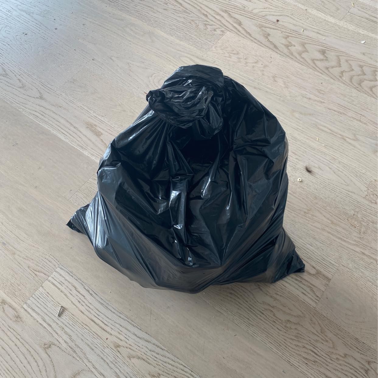 image of Kasta skräp från kylskåp - Sundbyberg