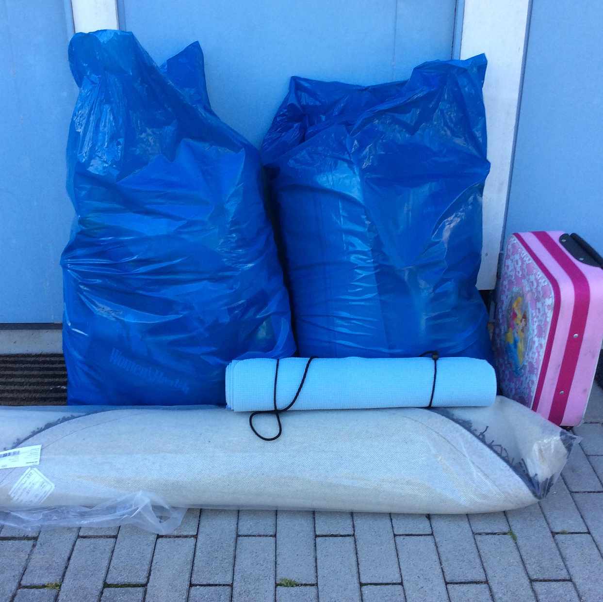 image of Två säckar och en matta - Spånga