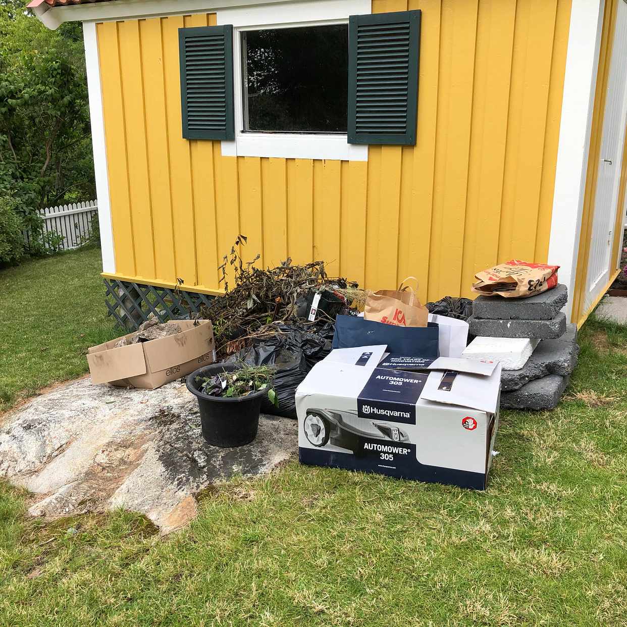 image of Jord, Sten och diverse - Bromma