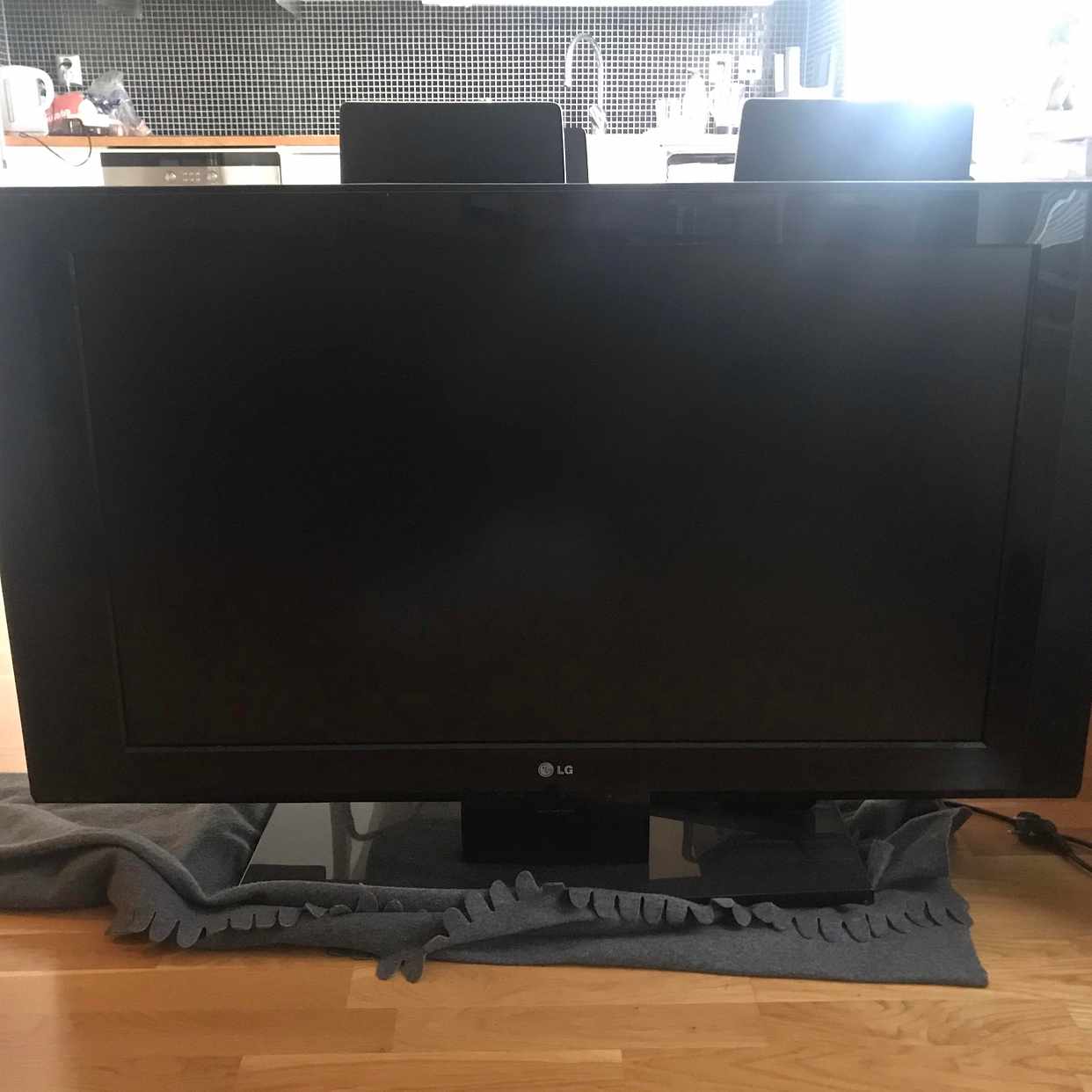 image of Tv och kylfrys-skåp - Tumba