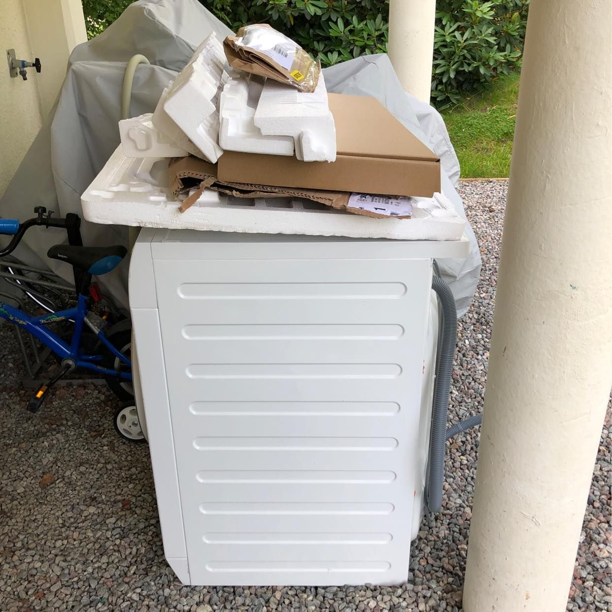 image of Tvättmaskin och emballage - Nacka
