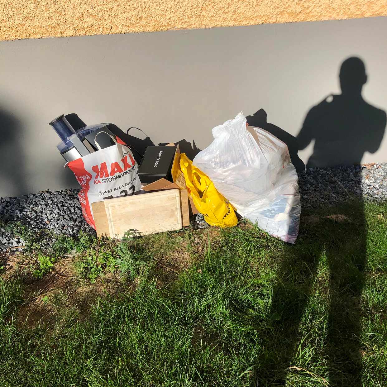 image of Diverse skräp - Hägersten
