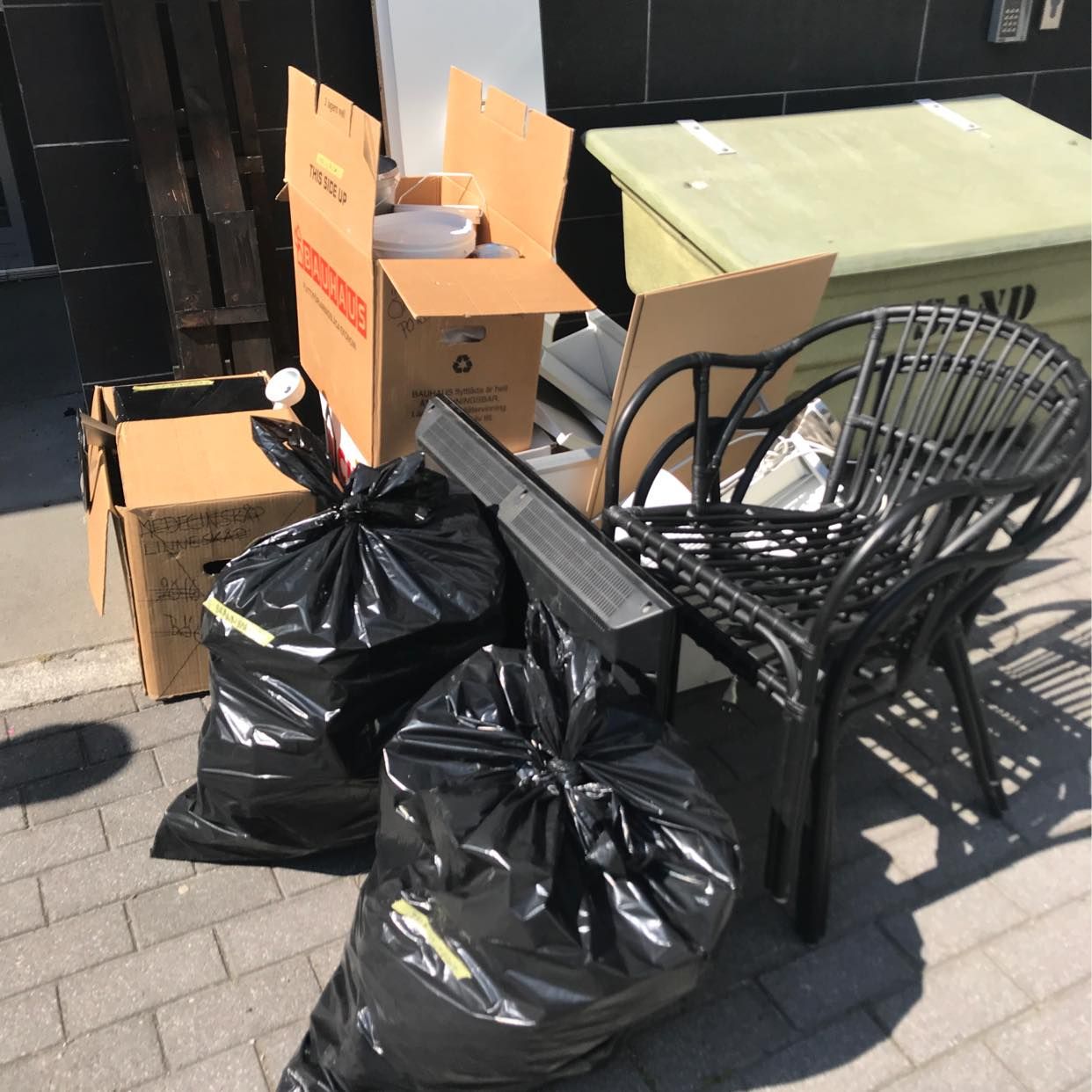image of Skräp efter källarrensnin - Stockholms Stad