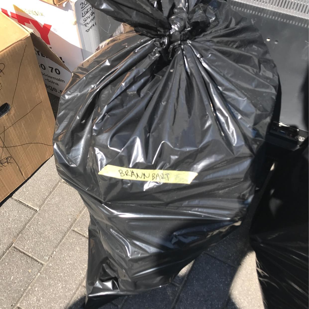 image of Skräp efter källarrensnin - Stockholms Stad