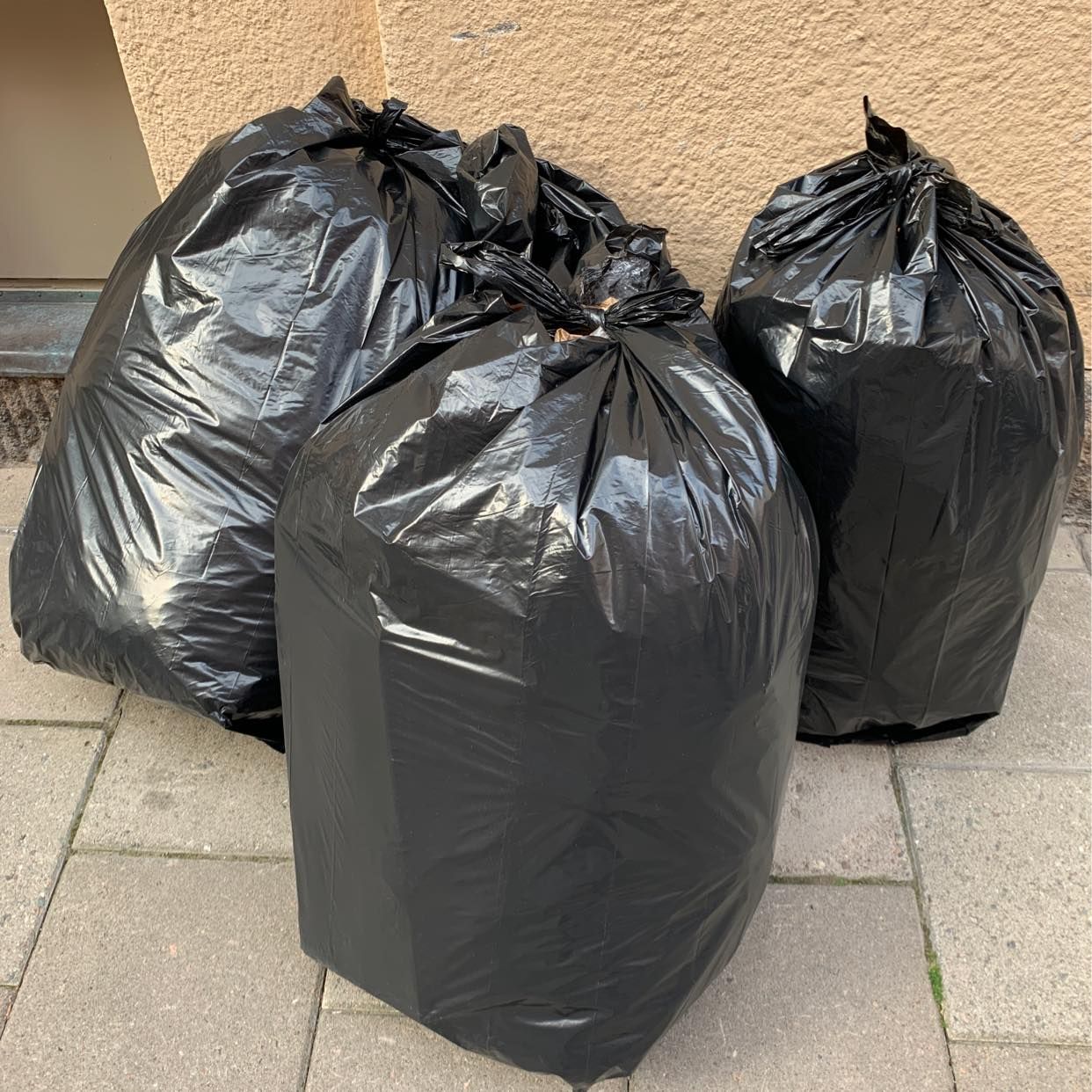 image of Bli av med sopsäckar - Stockholm