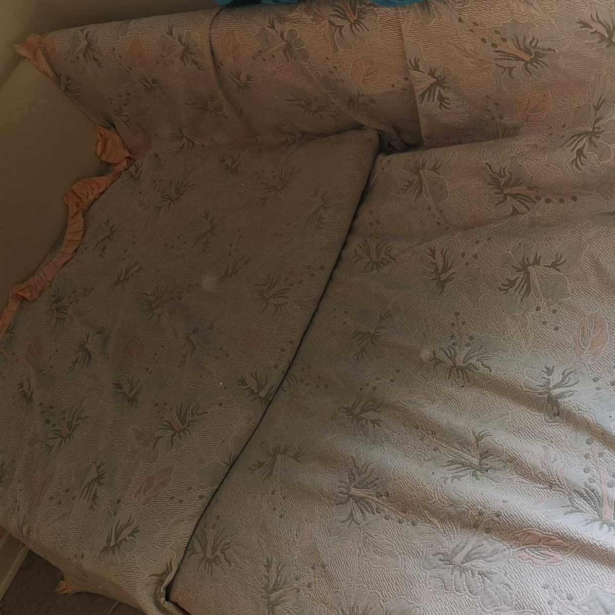 image of säng,soffa tre sits,lykta - Älvsjö