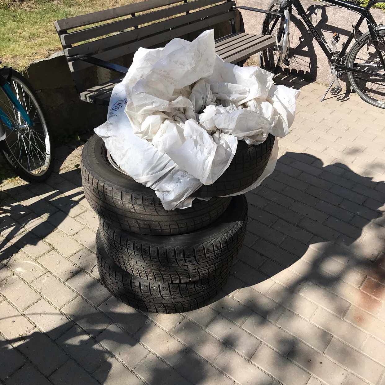 image of 4 tires - Hägersten