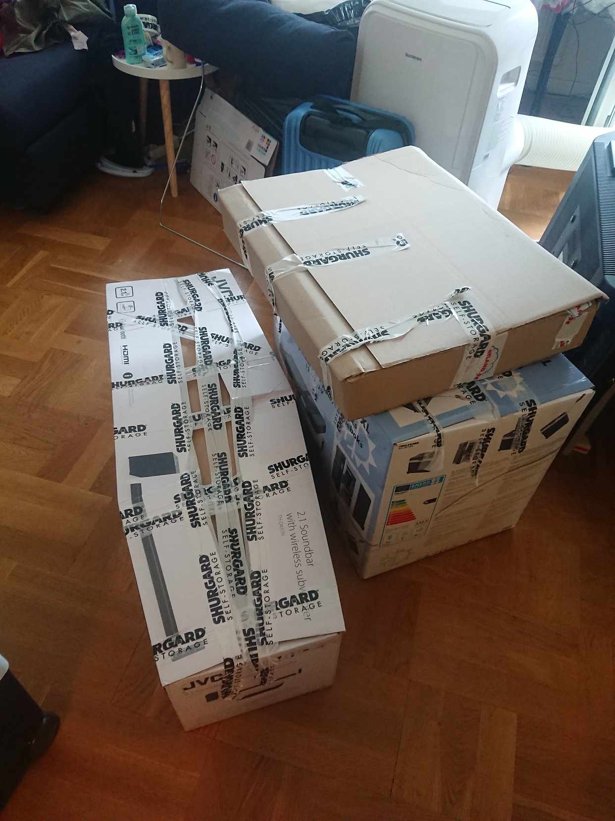 image of Kartonger med kartonger - Hägersten