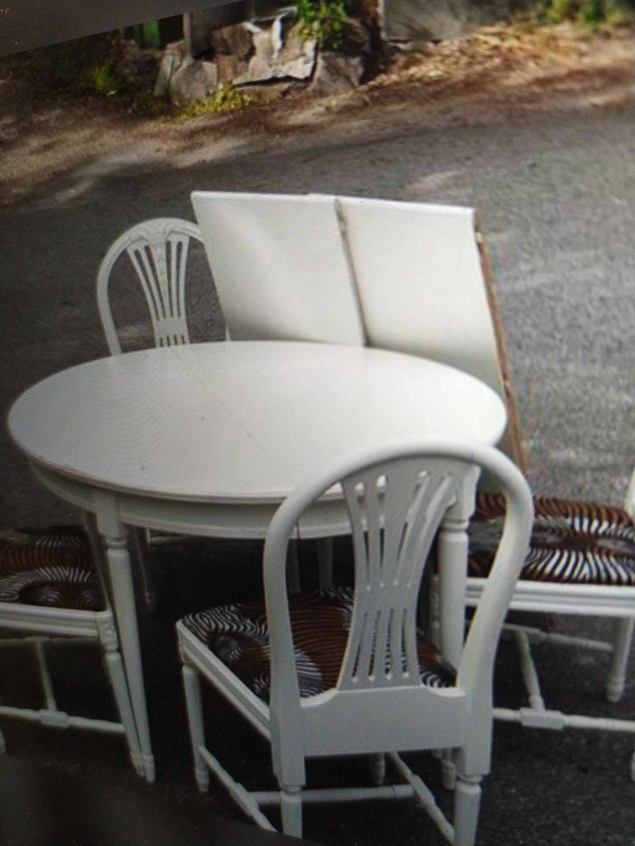 image of Bord och stolar - 
