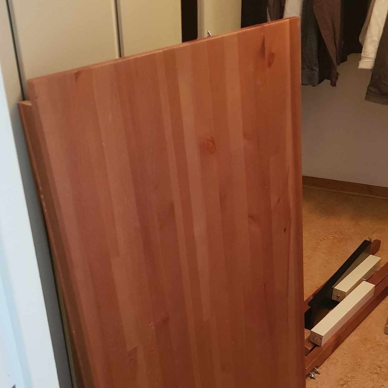 image of Bord och 4 stolar - Örebro