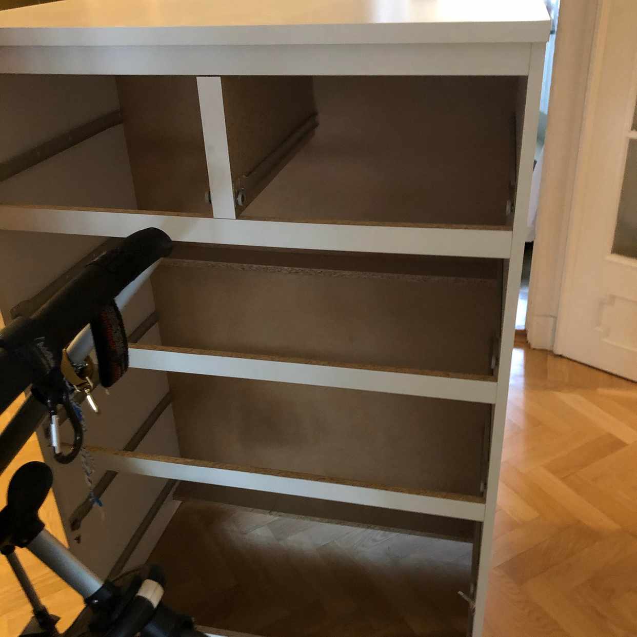 image of Ikea byrå till tippen - Stockholm