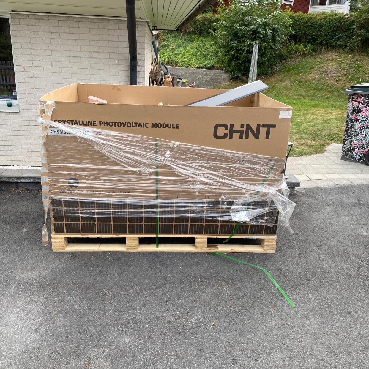 image of Stor förpackning på pall - Täby