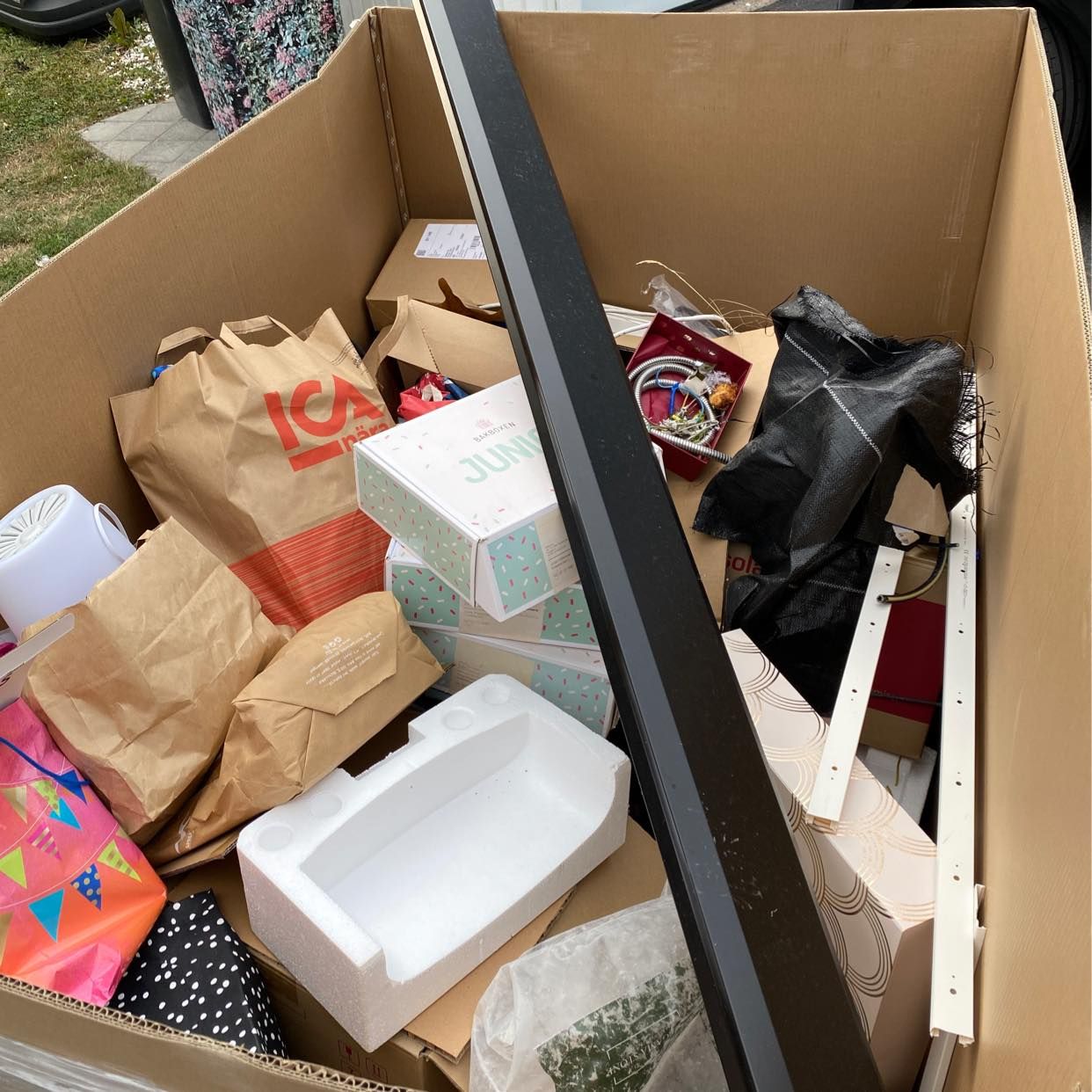 image of Stor förpackning på pall - Täby