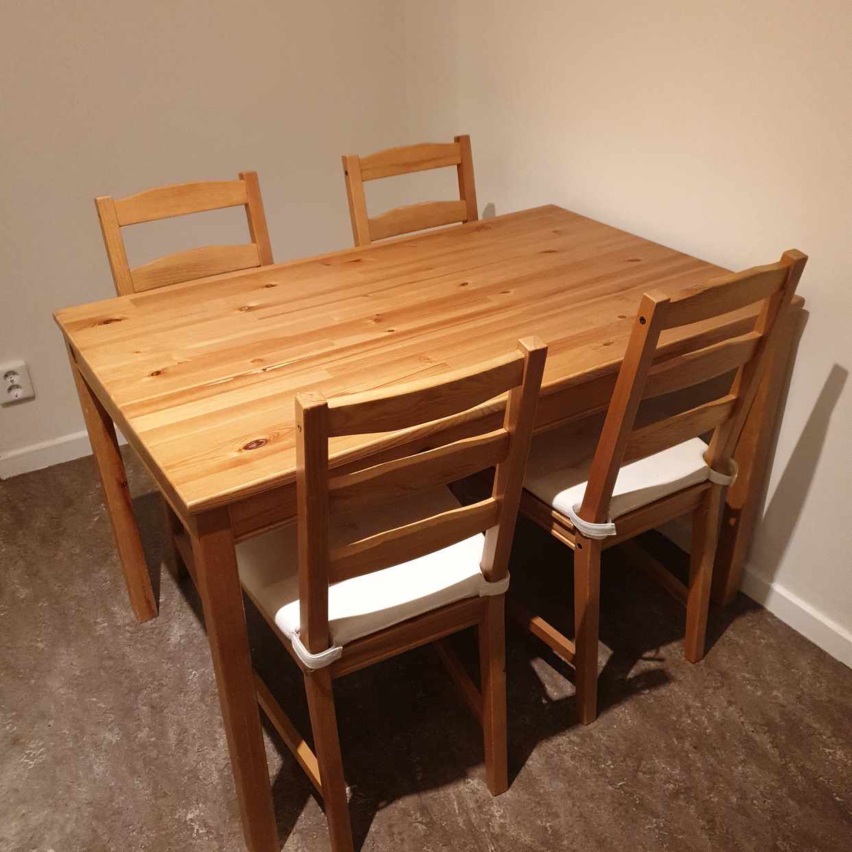 image of Table and chairs - Stockholm