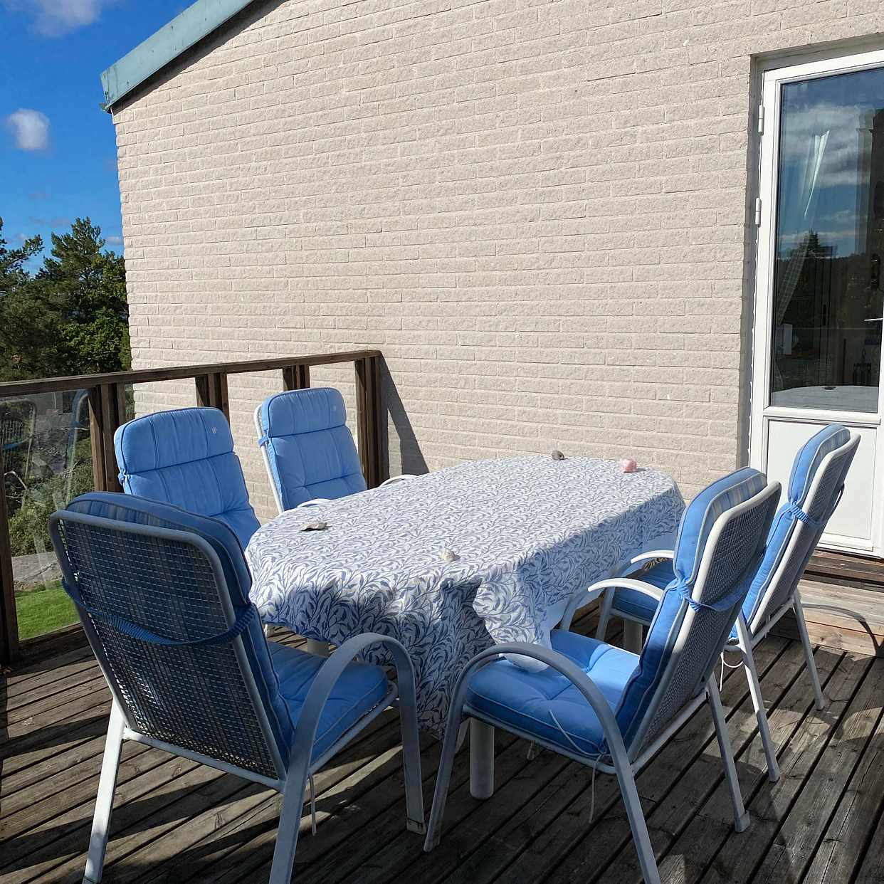 image of Bli av med utemöbler - Lidingö