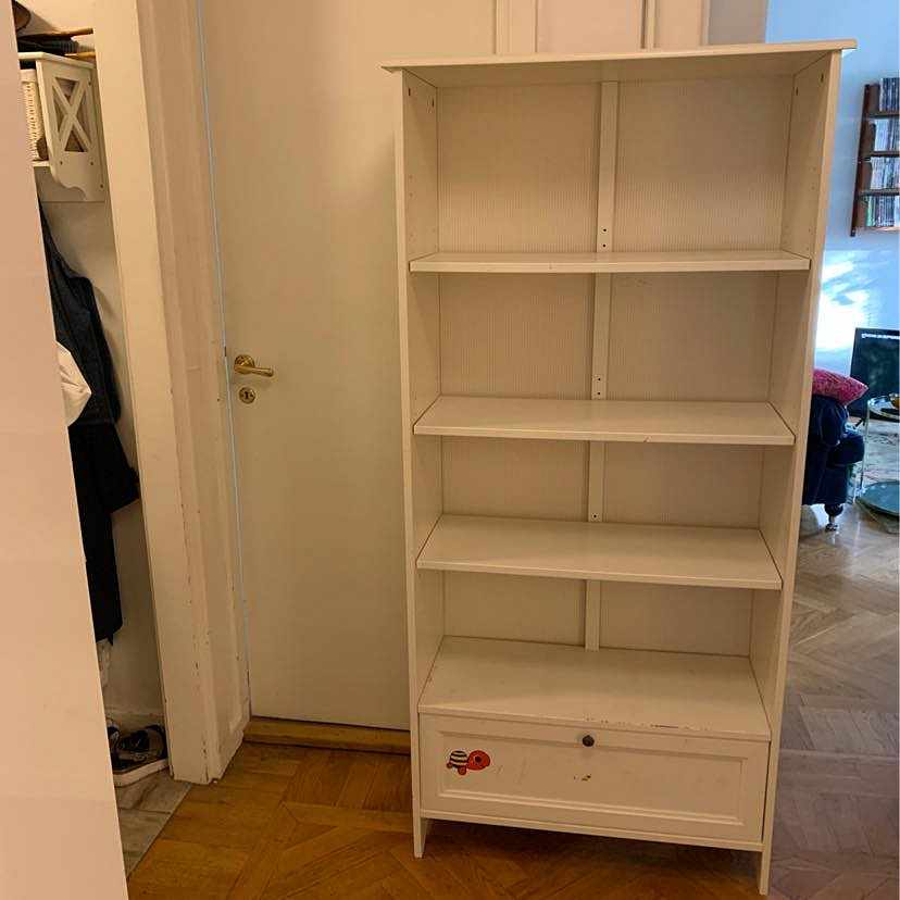 image of Bli av med en hylla - Stockholm