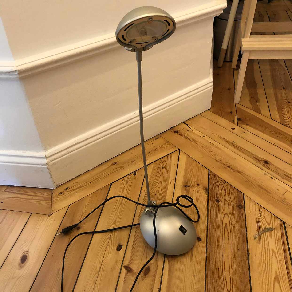 image of Bortskänkes: lampa - Stockholms Stad
