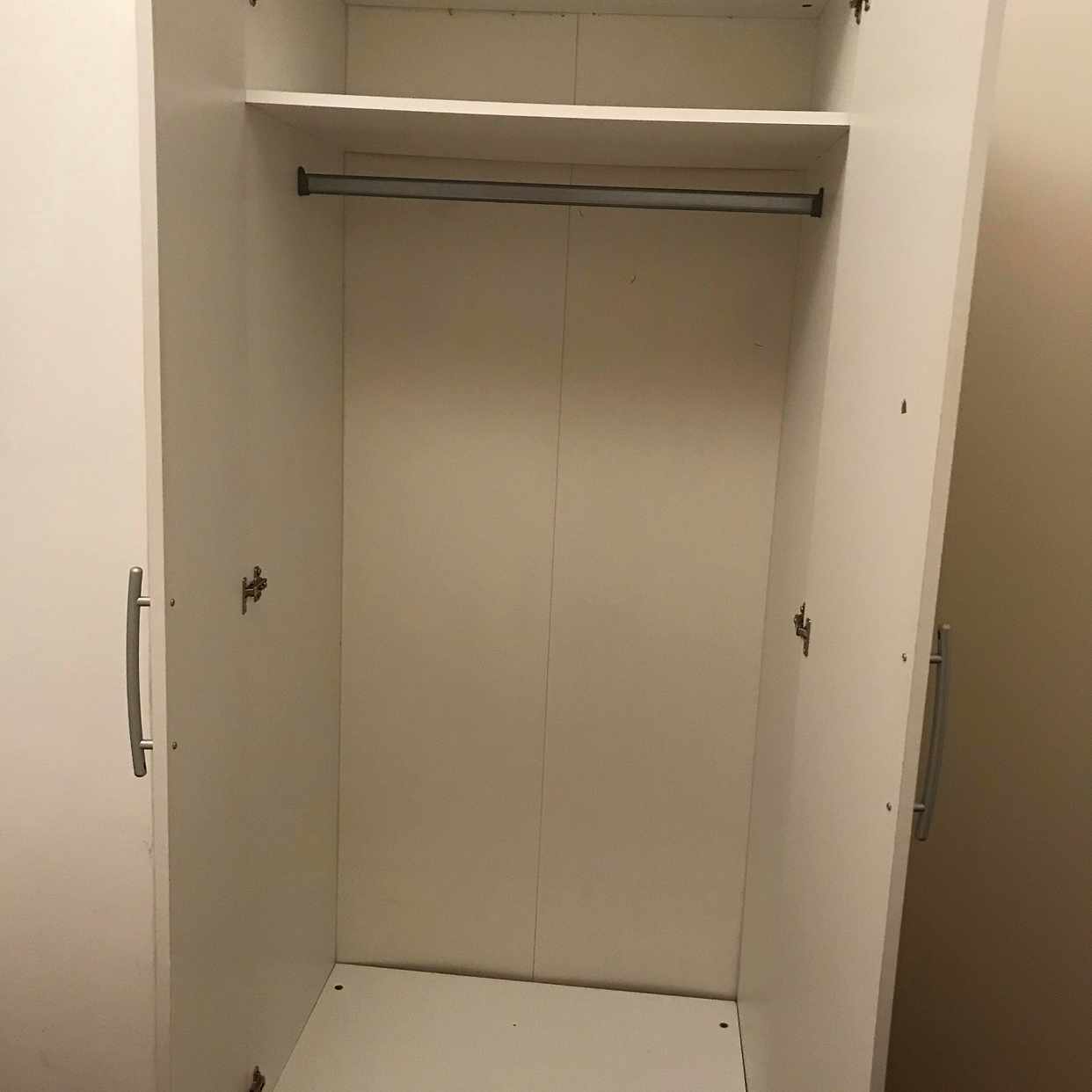 Removal of wardrobe TODAY London Tiptapp