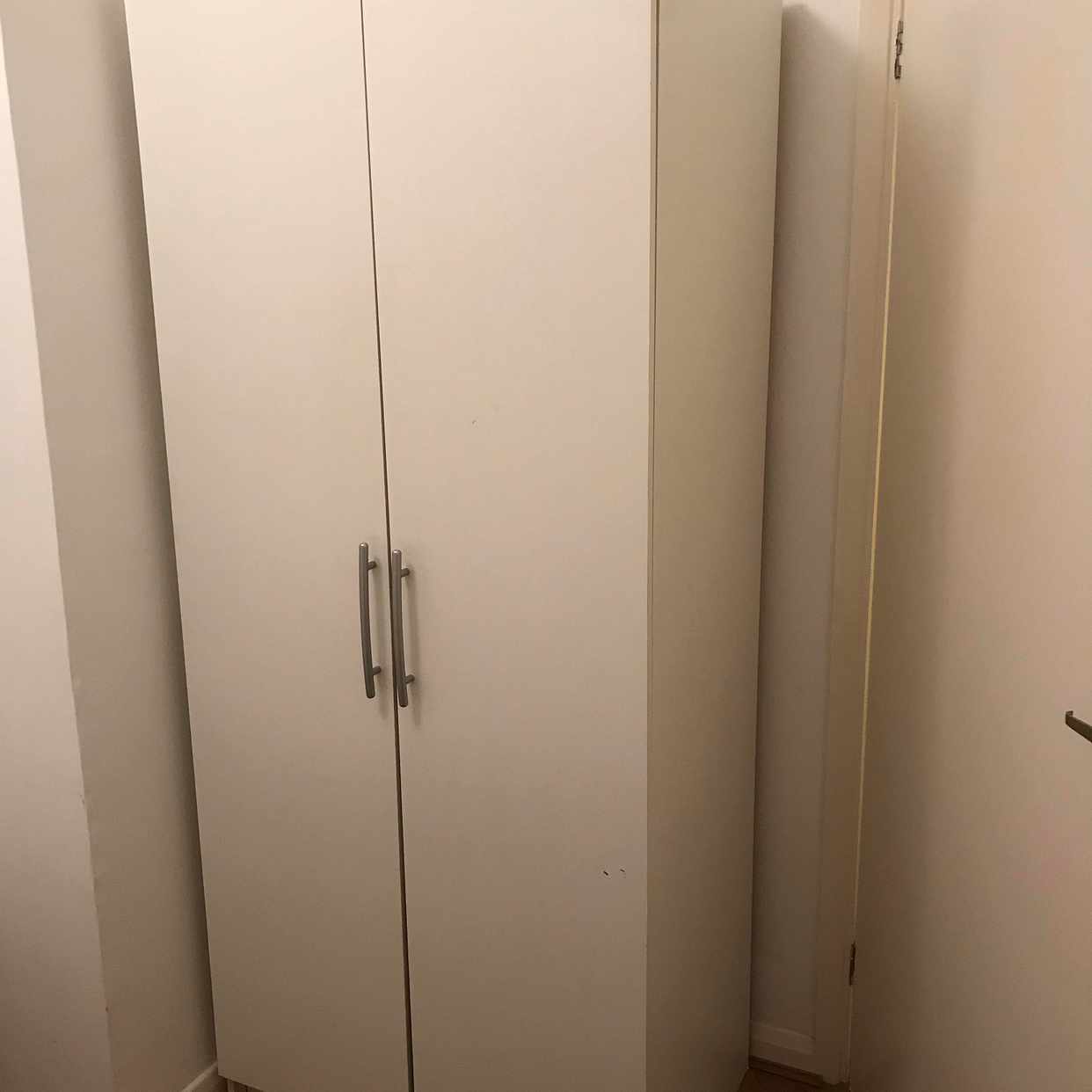 Removal of wardrobe TODAY London Tiptapp