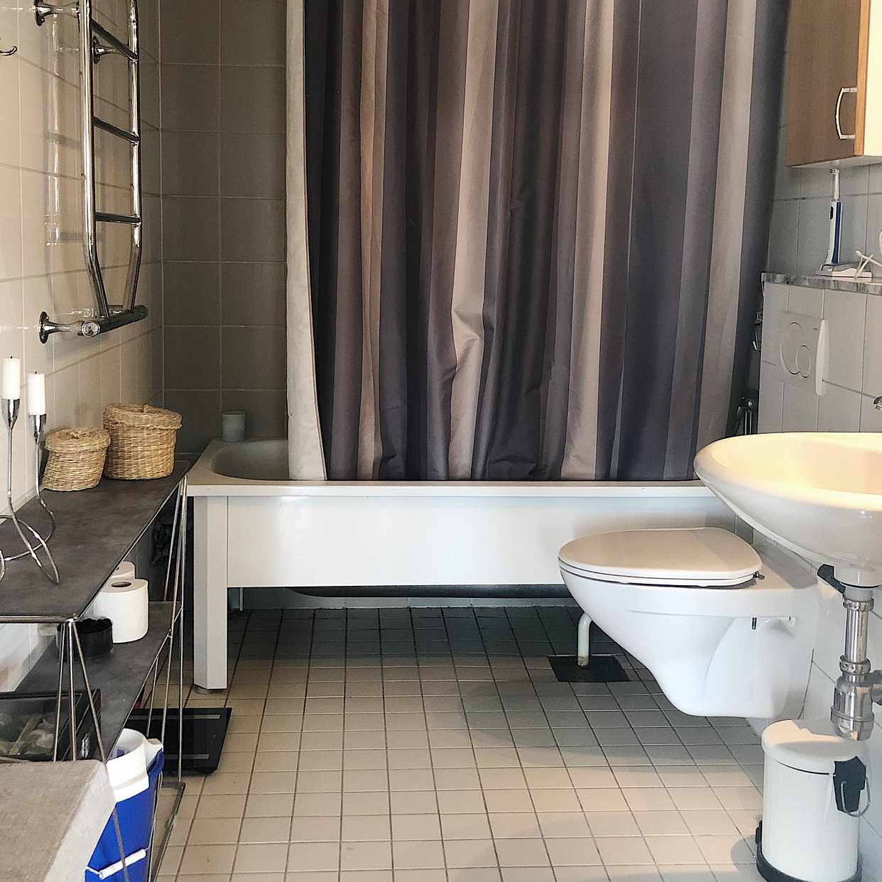 image of Hämta badkar och en växt - Tyresö