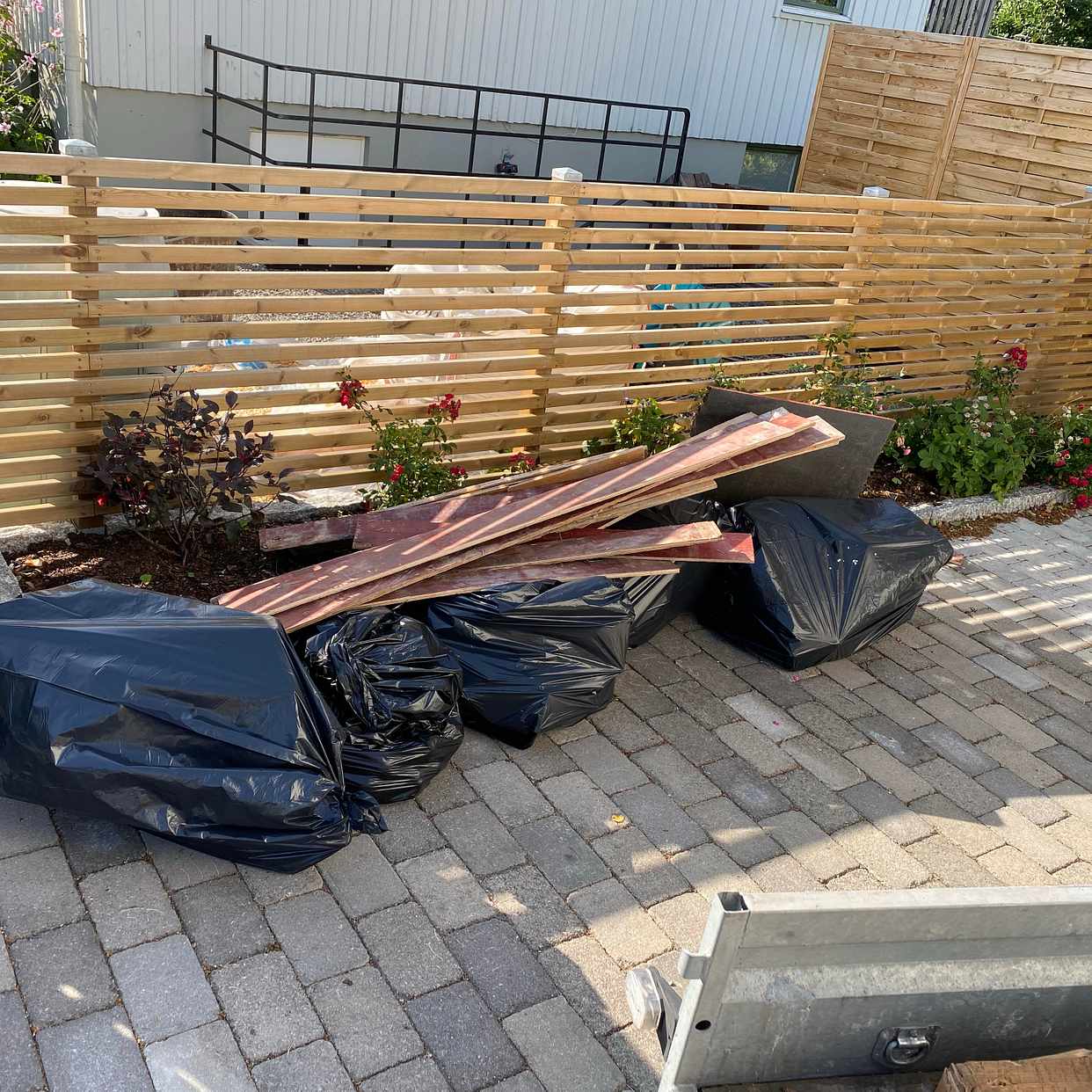 image of 3 säckar trädgårdsrens + - Hägersten