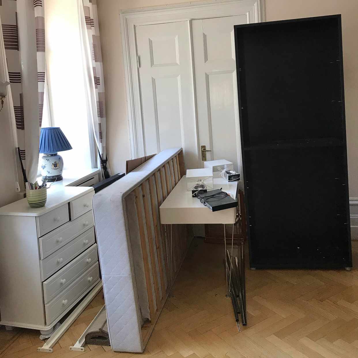 image of Köra bort gamla möbler - Stockholms Stad