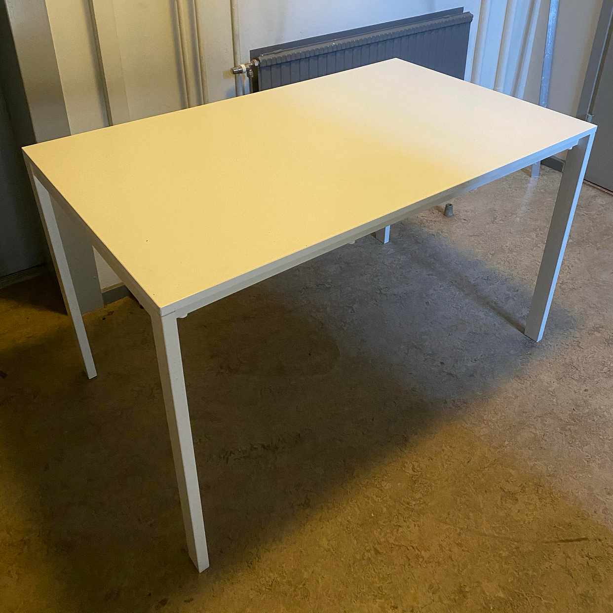 image of Bord Ikea Melltorp - Hägersten
