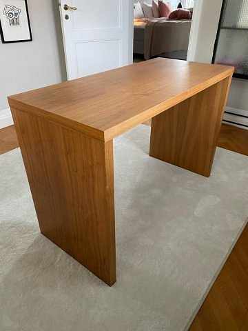 image of Skrivbord i valnöt - 