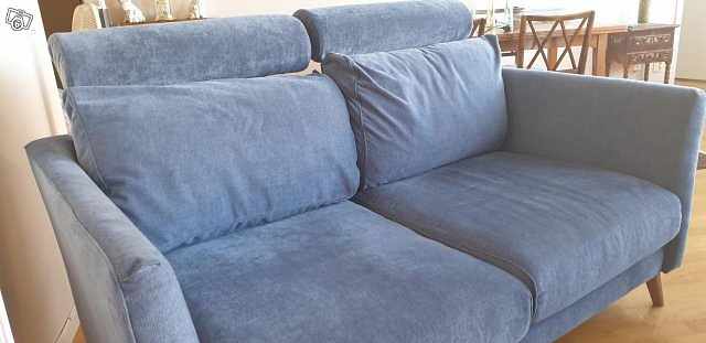 image of Small sofa, two elevators - 