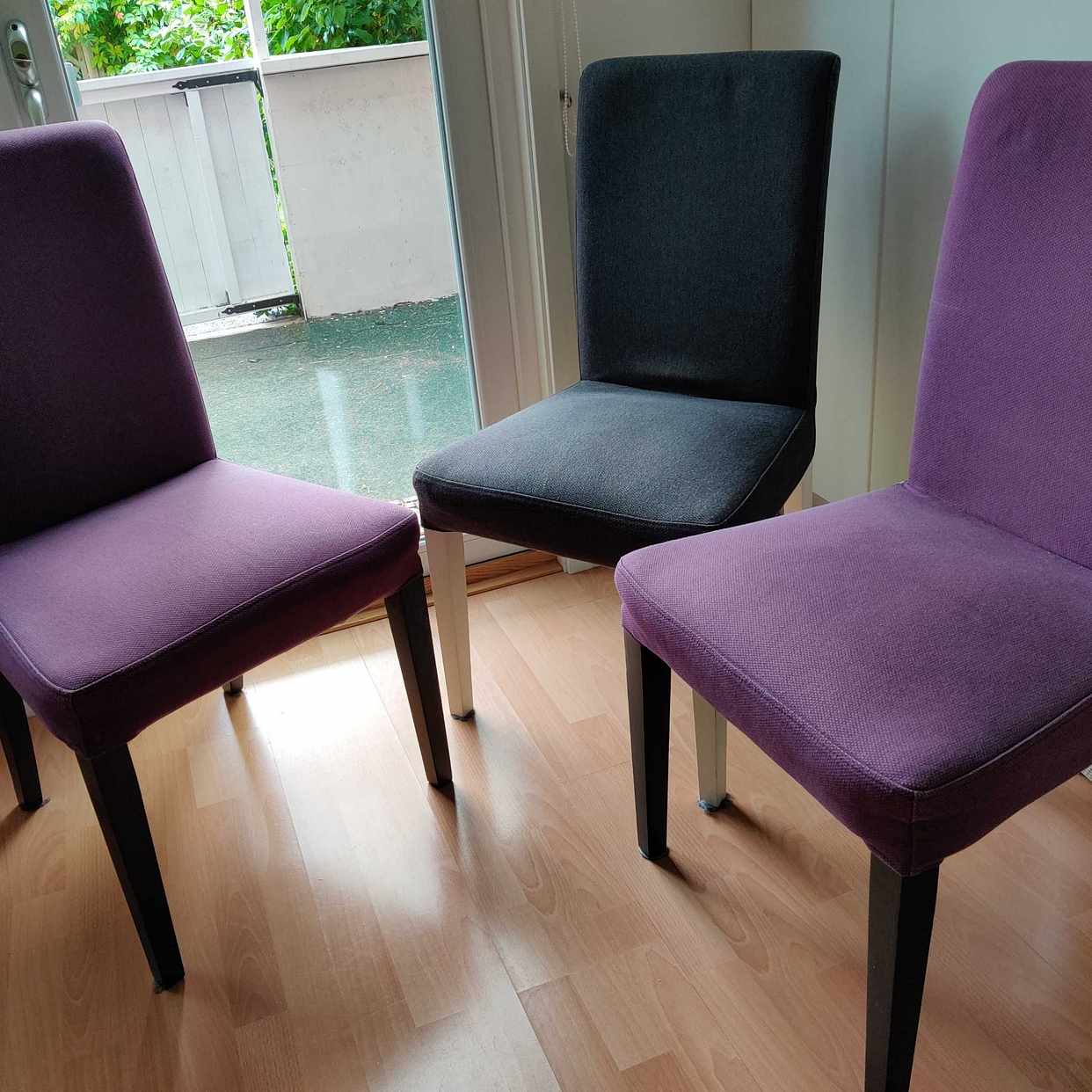 image of Tre stolar i Täby - Täby