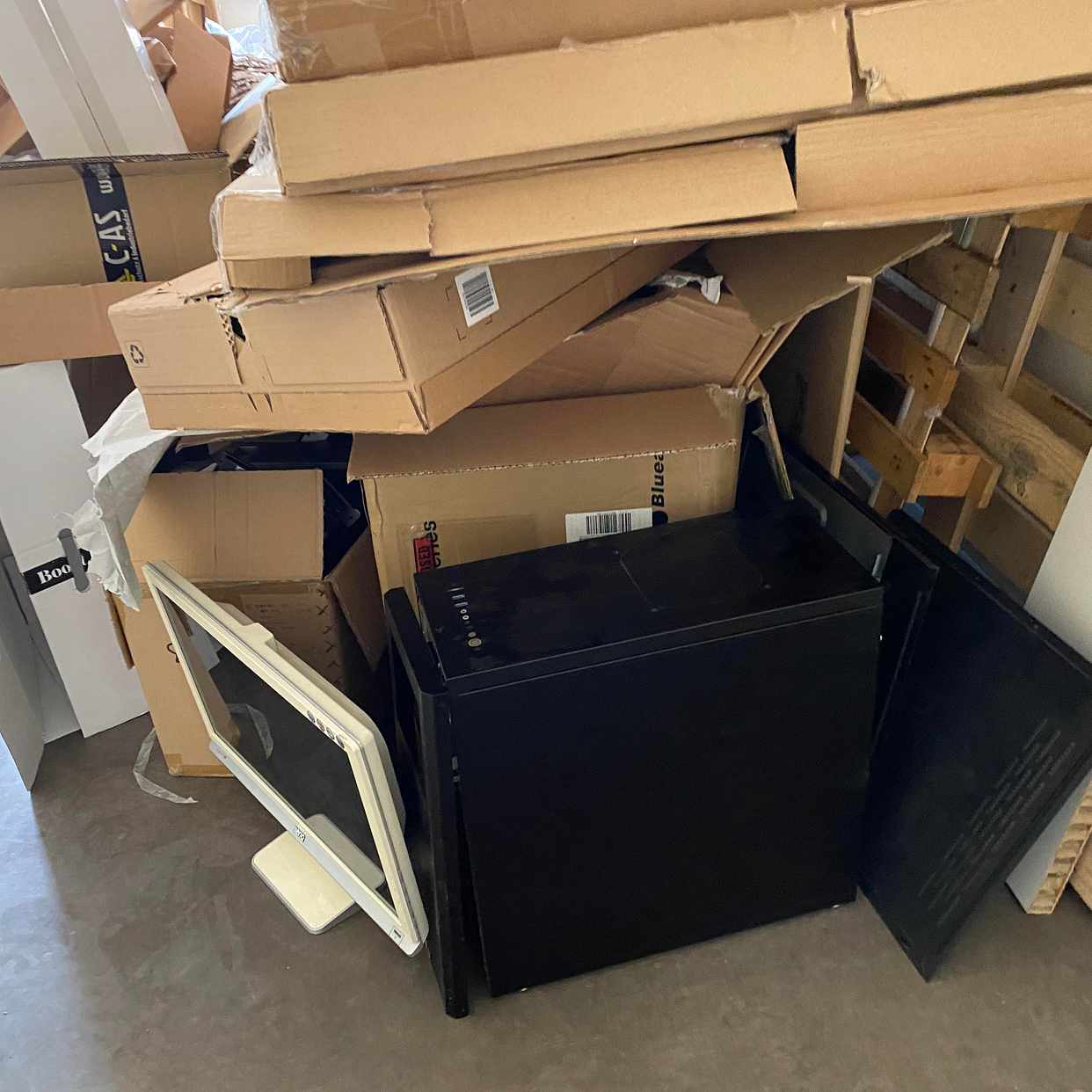 image of Cardboard, office waste - Södertälje