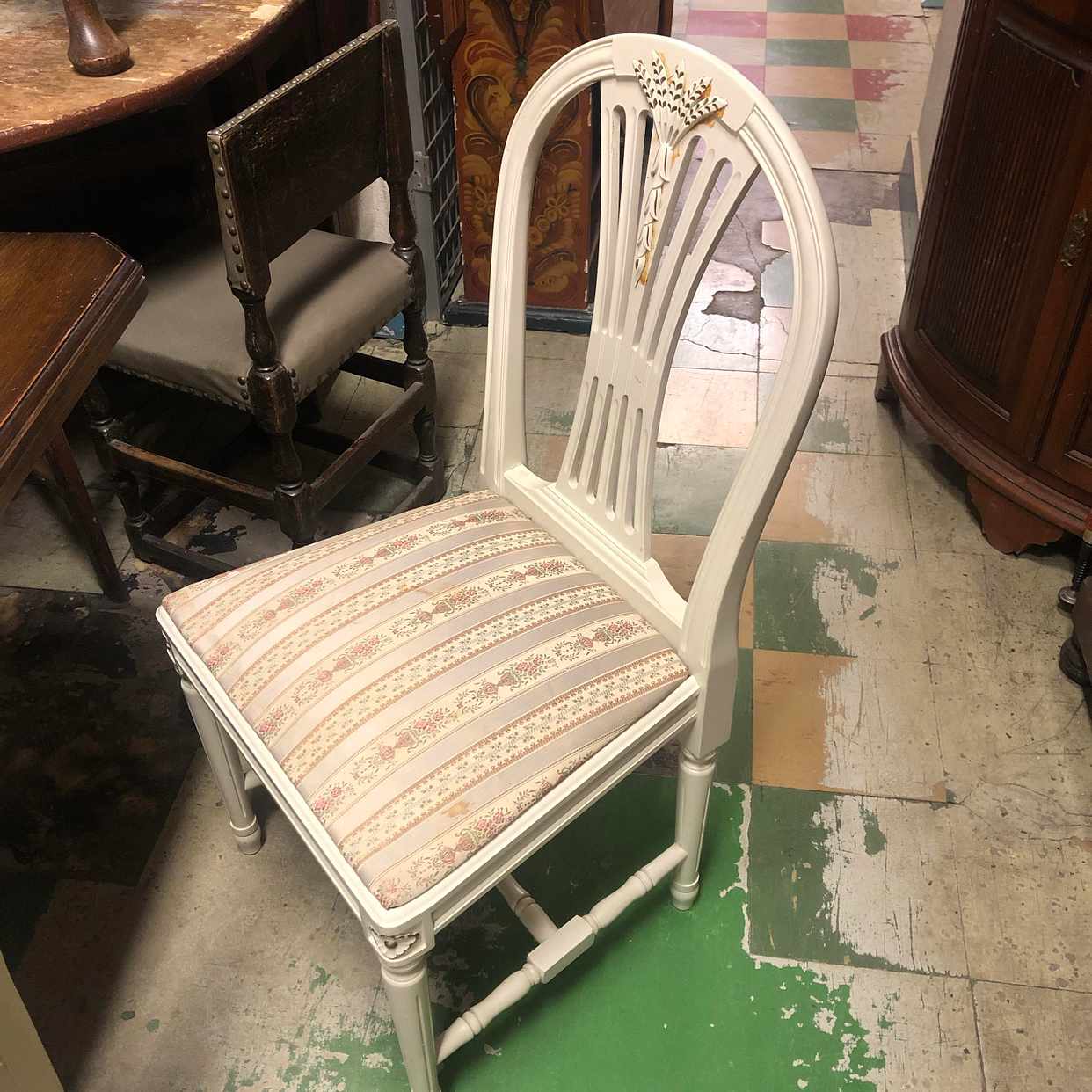 image of Pick up chair and deliver - 