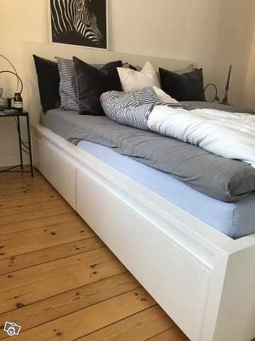 image of Säng med förvaring - 