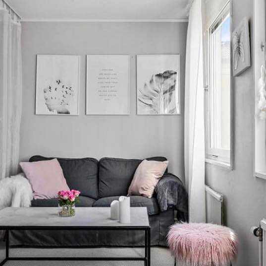 image of Help to move sofa (2 seat - 